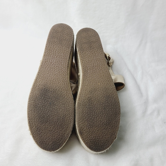 STEVE MADDEN gold wedge sandals - Picture 7 of 10